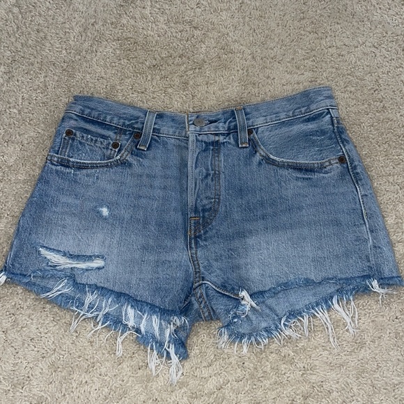 Levi 501 Jean Shorts - Picture 6 of 6